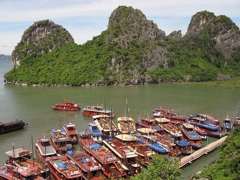 Visit Halong Heavenly cave