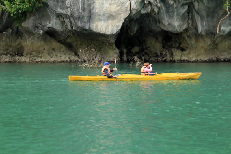 Experience kayaking on Lan Ha Bay