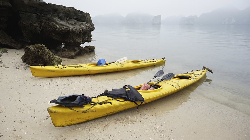 Lan Ha bay kayaking