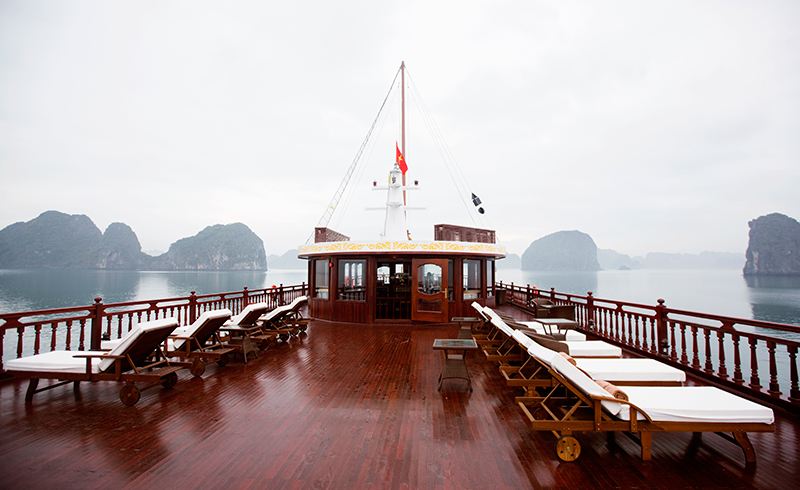 Emperor cruise - Bai Tu Long