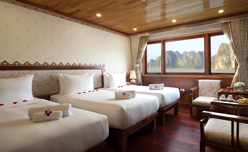 Royal Wing cruise, Bai Tu Long Bay