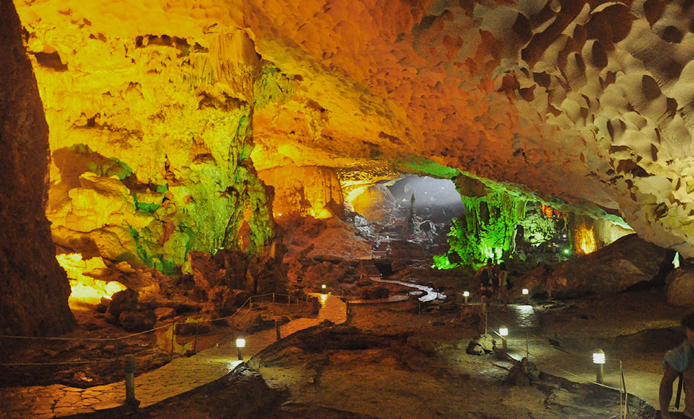 Sung Sot Surprise Grotto