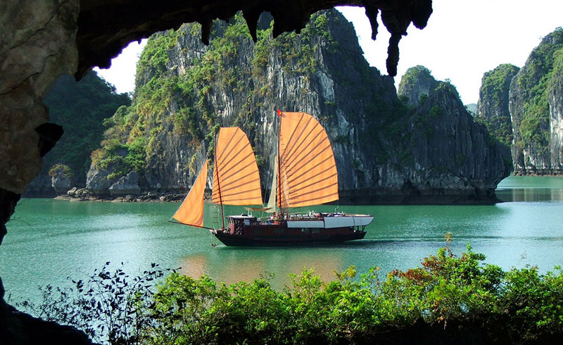 Day-tour from Hanoi to Ha Long