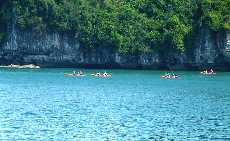 kayaking-baitulong-vietnam