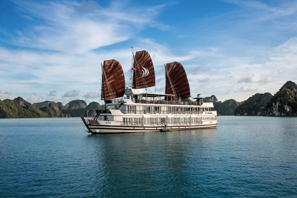 4-star Pelican cruise in Ha Long Bay 